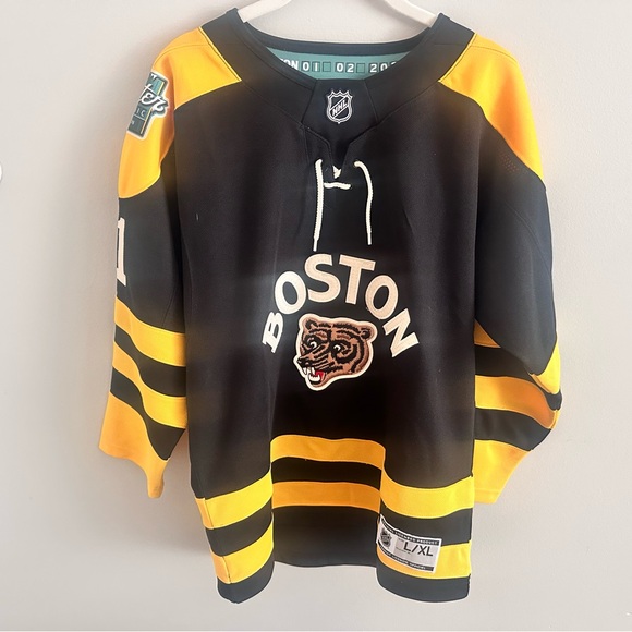 NHL Winter Classic Boston Jersey - Black and Yellow - Picture 1 of 3